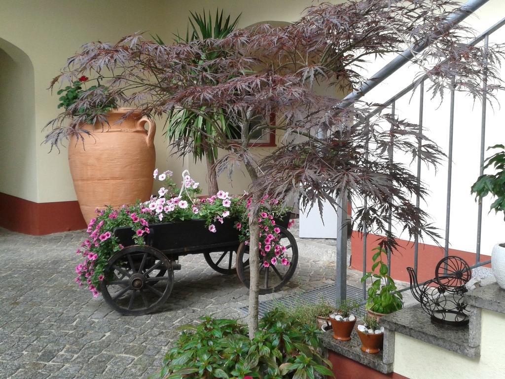 Garni-Hotel Zum Alten Ratskeller Vetschau Bagian luar foto