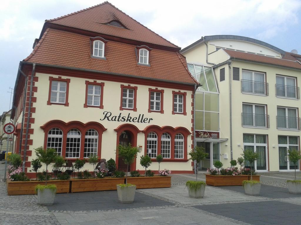 Garni-Hotel Zum Alten Ratskeller Vetschau Bagian luar foto